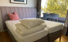 Townhouse On Arlanda Stockholm Metro Line - Easy Checkin